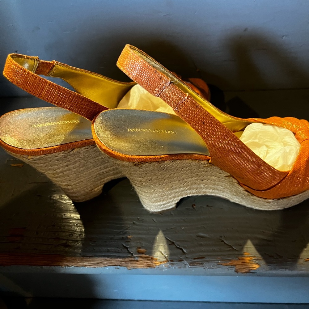 Platform Sandals - Picture 2 of 2